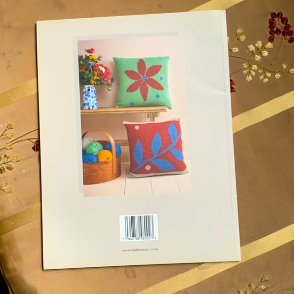 ROWAN Pattern Book - Picture 7 of 7